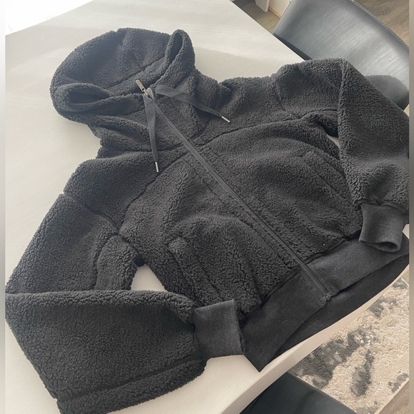 lululemon athletica Jackets & Blazers - Lululemon black sherpa jacket